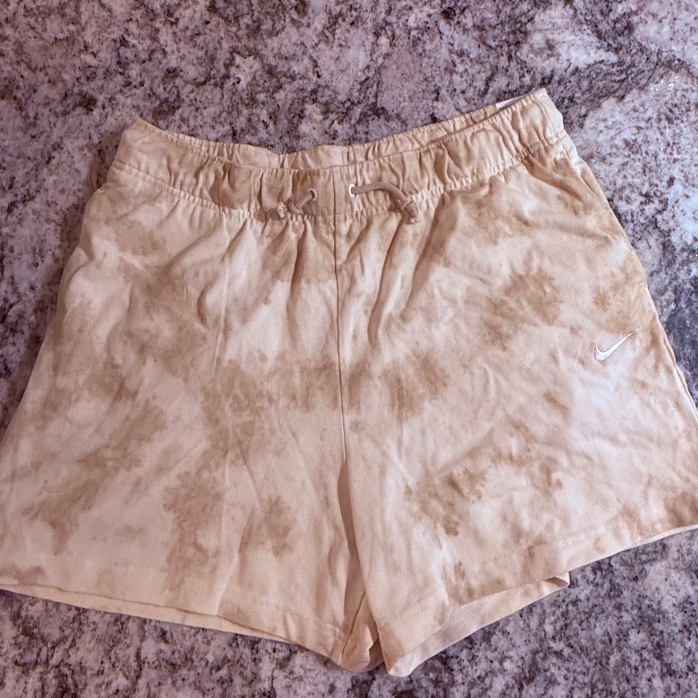 Nike Womens Loose Fit Mid Rise Tie‎ Dye Shorts Tan Cream DM6712-126 XL NEW